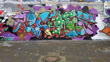 Graffiti Wall - Photo by Nordpark - BareS
