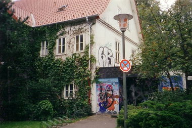 Graffiti Bombing - Photo by Nordpark - 613crew