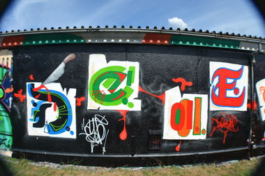 Graffiti Wall - Photo by Nordpark - DeDe, SuB