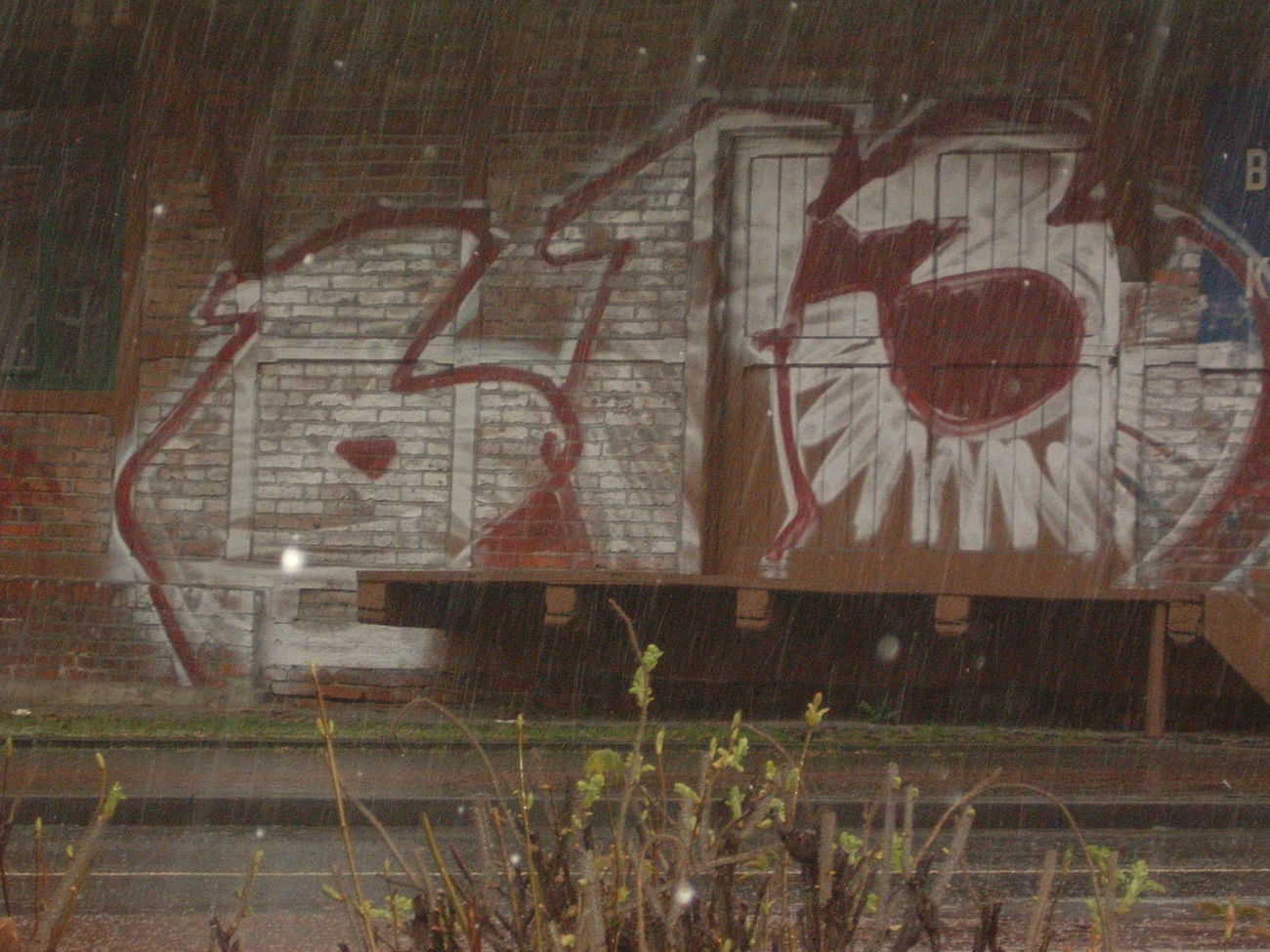 Graffiti Bombing - Photo by Nordpark - 613crew