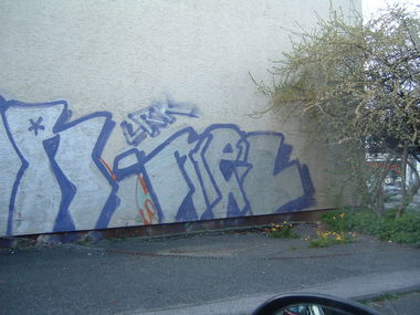 Graffiti Bombing - Photo by Nordpark - REL, LRK, 613