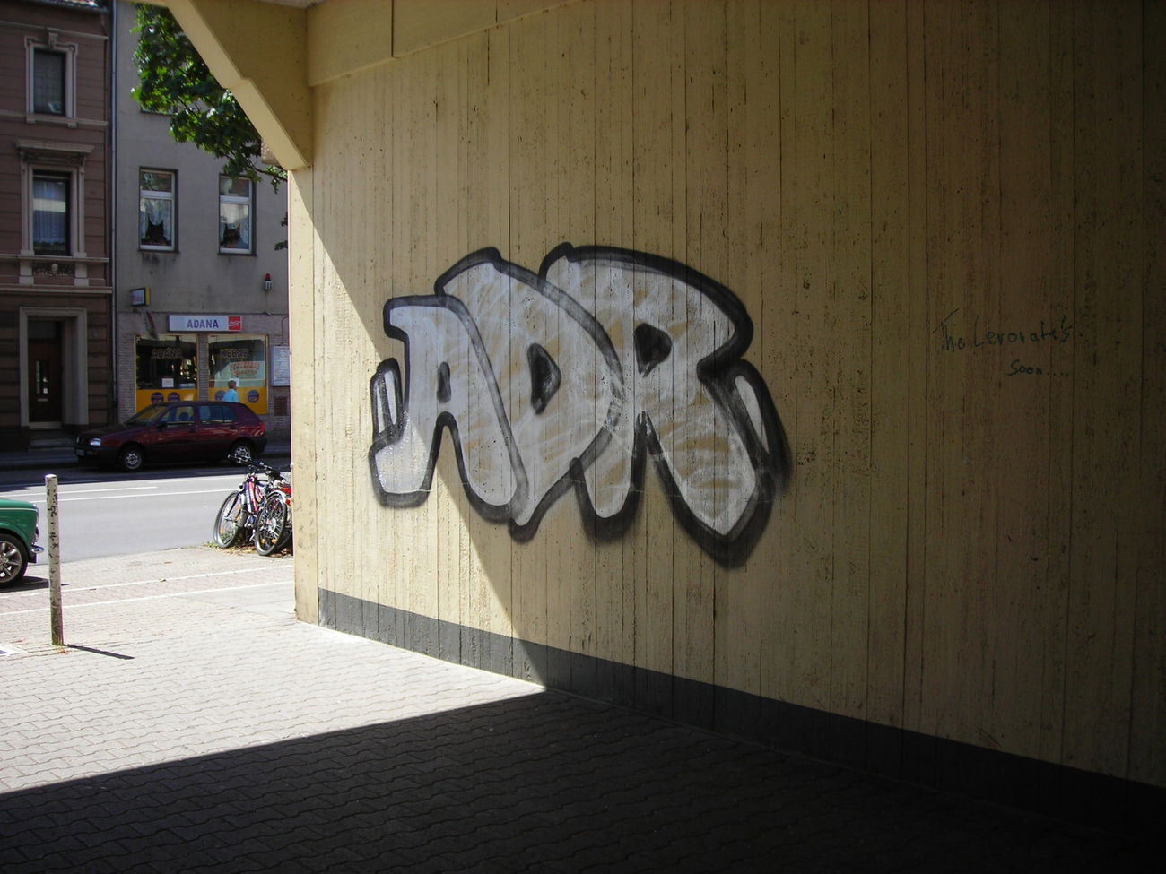 Graffiti Bombing - Photo by Nordpark - ADR, PLD