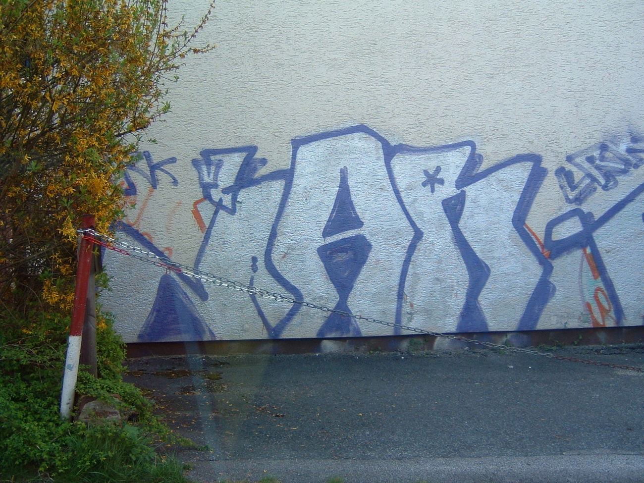 Graffiti Bombing - Photo by Nordpark - JaR, LRK, 613
