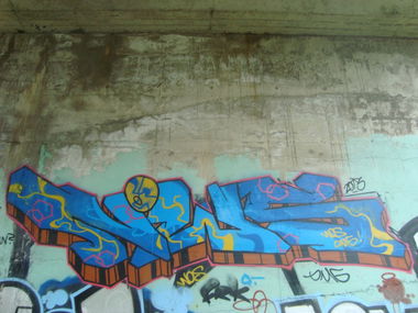 Graffiti Wall in Berlin - Photo by NowsaiinZ - nows, wos, omg (2013)