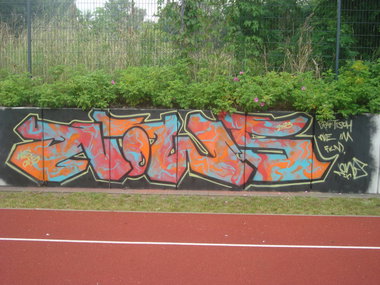 Graffiti Wall - Photo by NowzaiinZ - wos, omg, nows (2013)