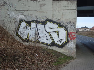 Graffiti Wall - Photo by NowzaiinZ - wos, crew (2013)