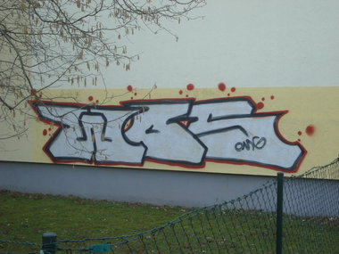 Graffiti Bombing - Photo by NowzaiinZ - wos, omg, crew (2014)