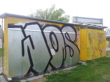 Graffiti Bombing - Photo by NowzaiinZ - wos, crew, berlin (2013)