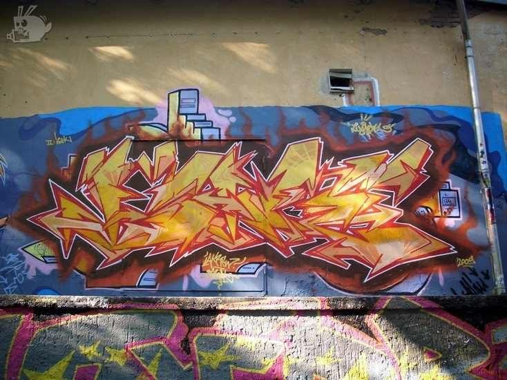 Graffiti Wall - Photo by NoxikOKS - Line