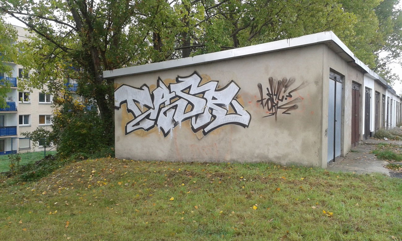 Graffiti Bombing - Photo by NoxikOKS - TASeR, H4C, ORK (2015)