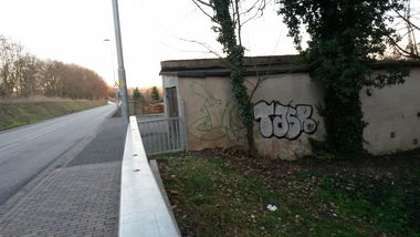Graffiti Bombing - Photo by NoxikOKS - Tasr, Taser, H4C (2015)