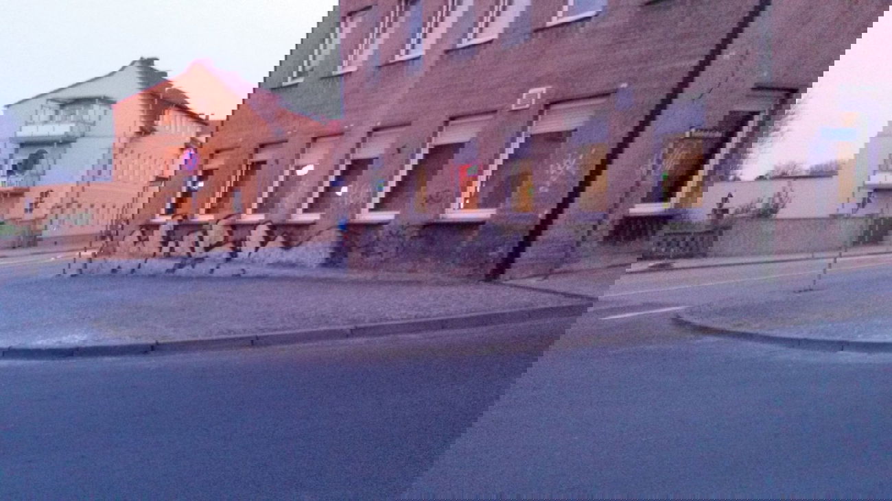 Graffiti Bombing - Photo by NoxikOKS - Wusl (2002)