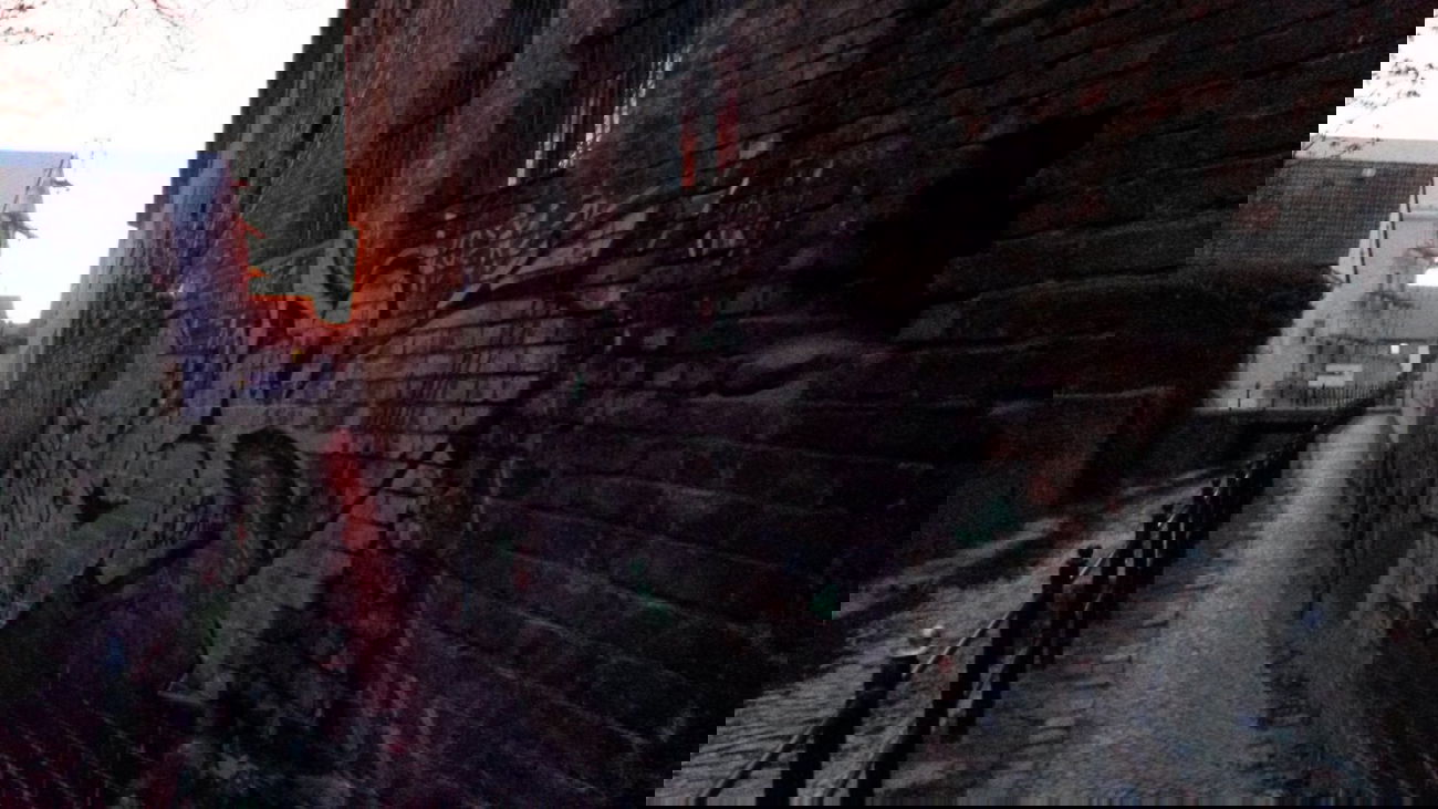 Graffiti Bombing - Photo by NoxikOKS - Taser (2014)