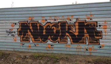 Graffiti Bombing - Photo by Nucka - nucka