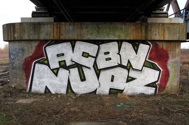 Graffiti Wall - Photo by NupzerOne - chrom, Ac, Bn (2017)