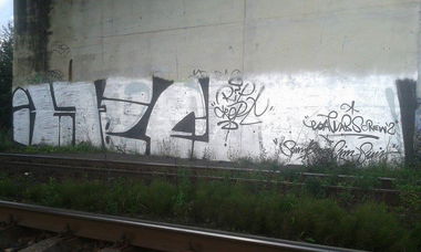 Graffiti Bombing - Photo by ODWALSIE - VOA, VOA, CREW (2014)