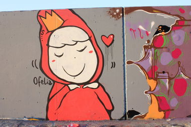 Graffiti Wall - Photo by OFELIA - ofelia, lucerna (2011)