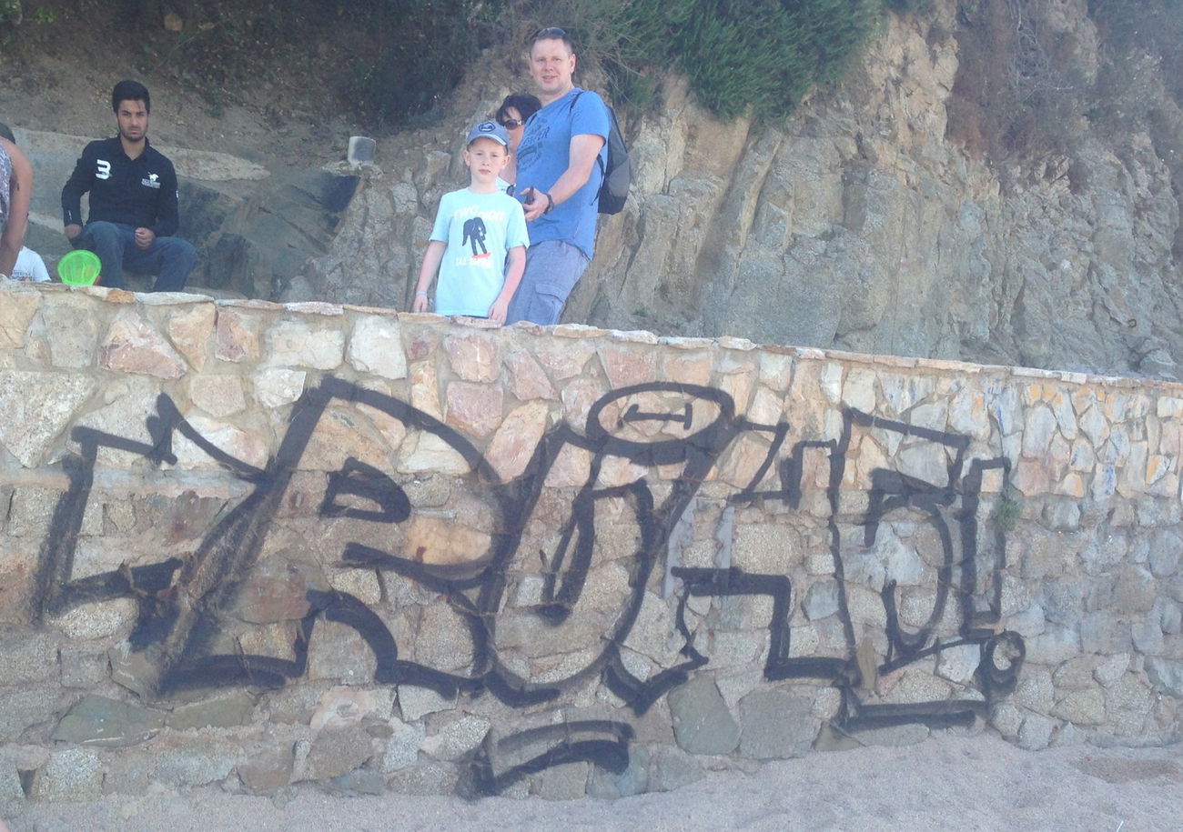 Graffiti Wall - Photo by OHNEIDEE - RUHE