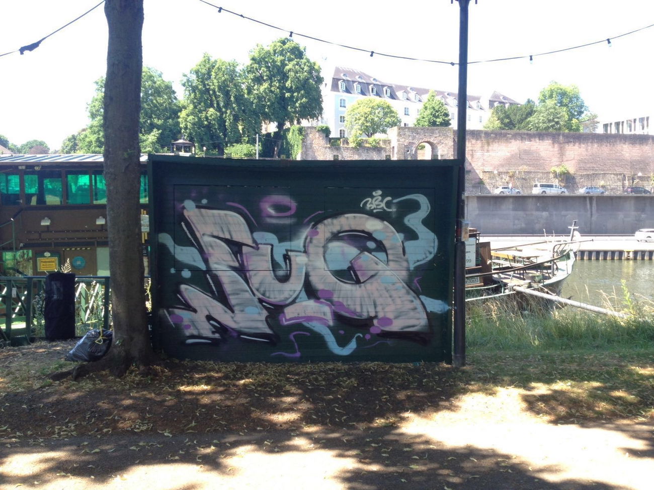Graffiti Bombing - Photo by OHNEIDEE - 3BC, FUQ (2016)