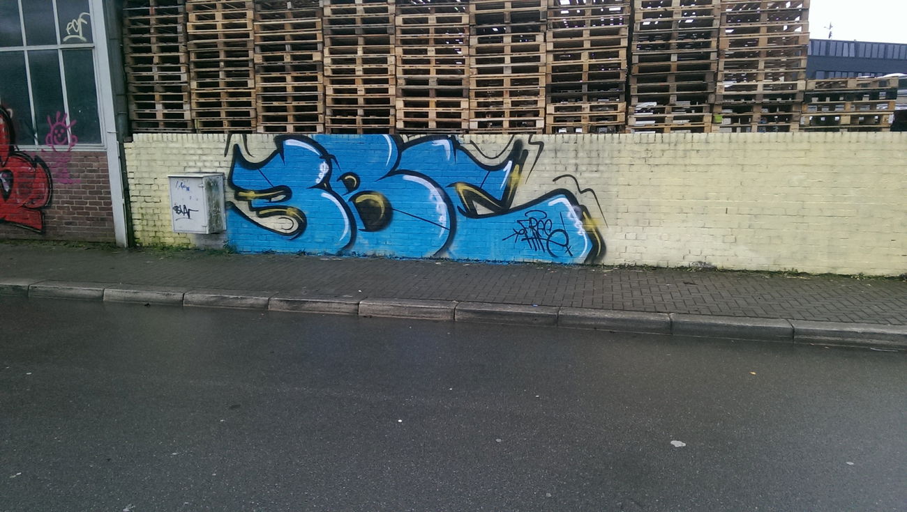 Graffiti Bombing - Photo by OHNEIDEE - 3BC (2016)