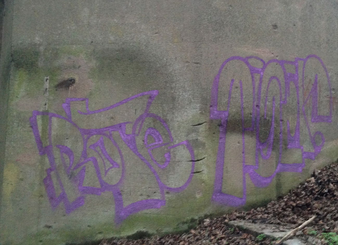 Graffiti Wall - Photo by OHNEIDEE - Rote, Tiser