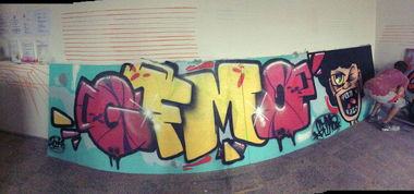 Graffiti Wall - Photo by OKG - KISS, MY, ASS (2010)