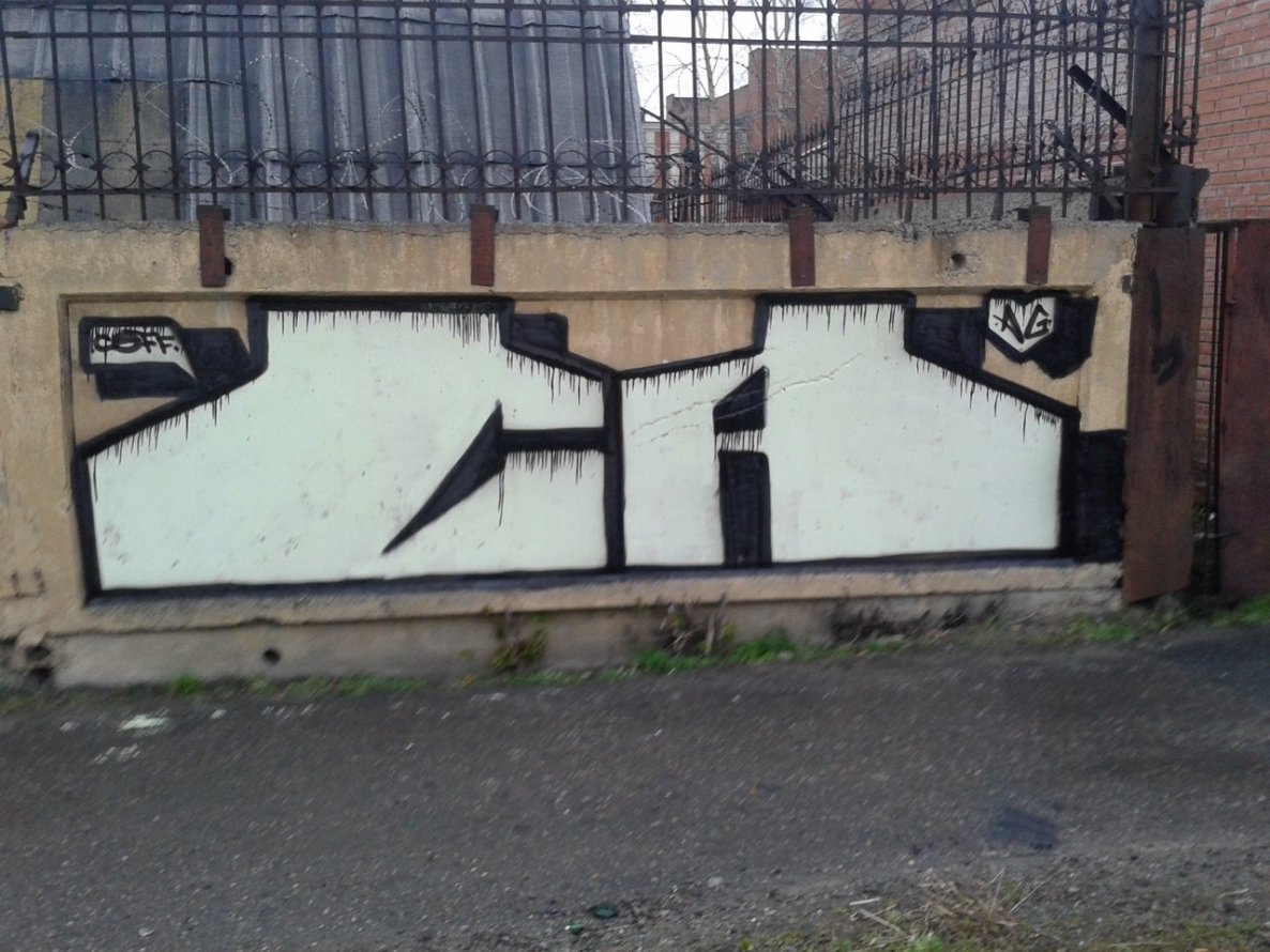 Graffiti Bombing - Photo by OLDTOY - Caff