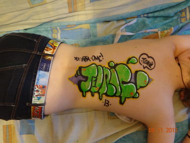 Graffiti Artwork - Photo by OLDTOY - Tonic