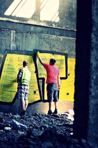 Graffiti Bombing - Photo by OLDTOY - Atms