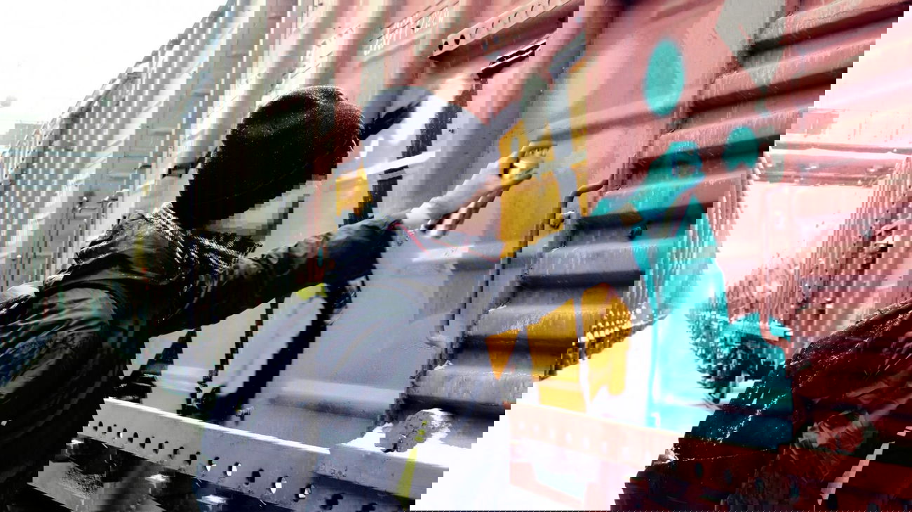 Graffiti Train - Photo by OLDTOY