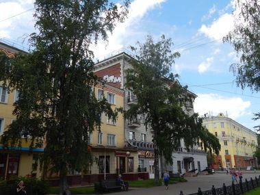 Graffiti Bombing - Photo by OLDTOY