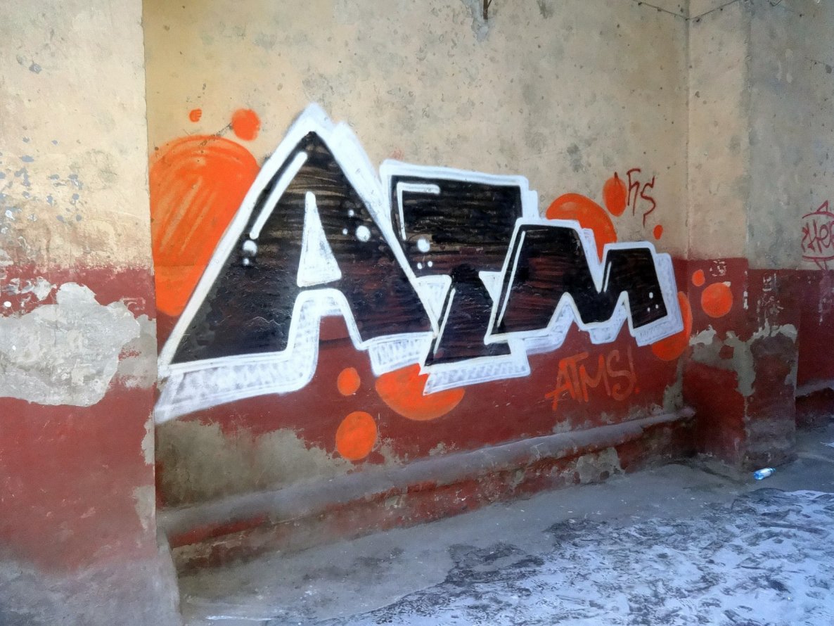 Graffiti Bombing - Photo by OLDTOY