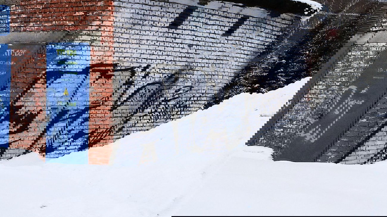 Graffiti Bombing - Photo by OLDTOY