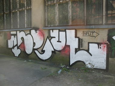 Graffiti Bombing in moscow - Photo by OMERCK - omerck, input (2012)