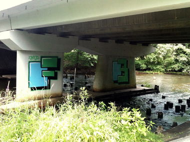 Graffiti Bombing in Vilnius - Photo by OMoR - omor, fbc, river (2011)