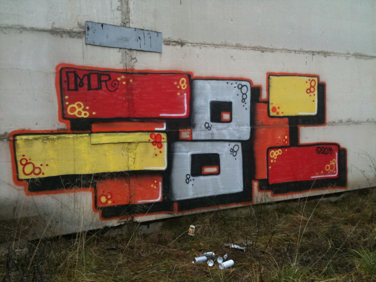 Graffiti Bombing - Photo by OMoR - fbc, omor (2011)