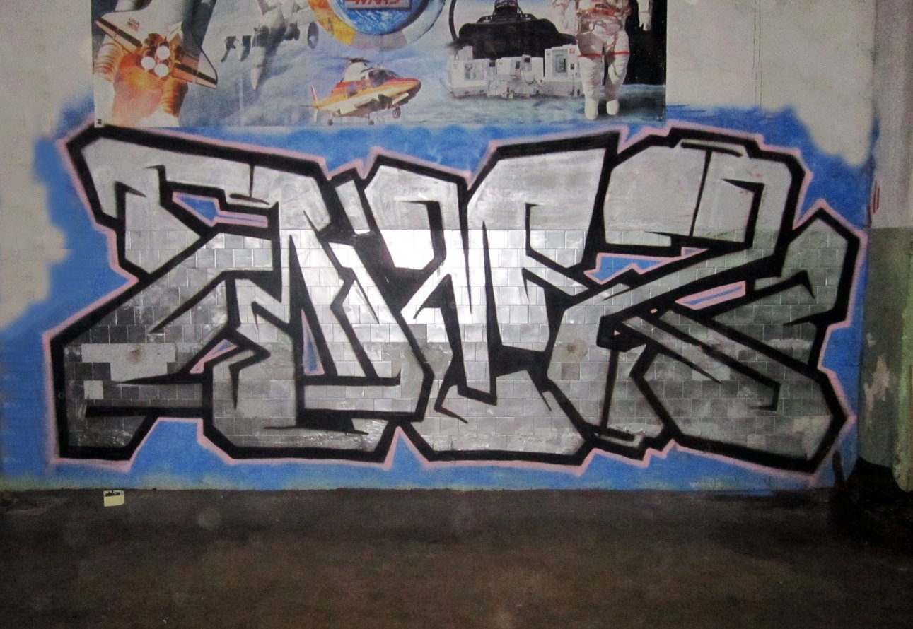 Graffiti Wall - Photo by OOMZ - oomz (2013)