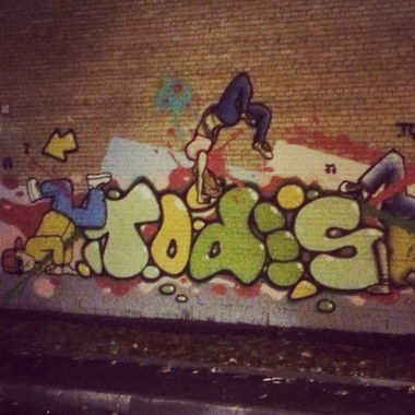 Graffiti Bombing - Photo by OOOSL - TODES (2013)