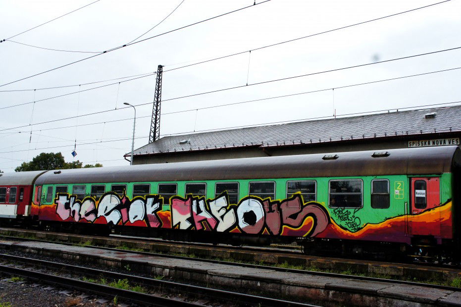 Graffiti Train in Hôrka - Photo by OUSSCREW - ous, eyor