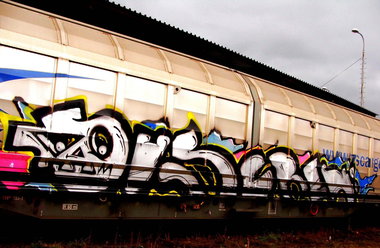 Graffiti Train - Photo by OUSSCREW (old)