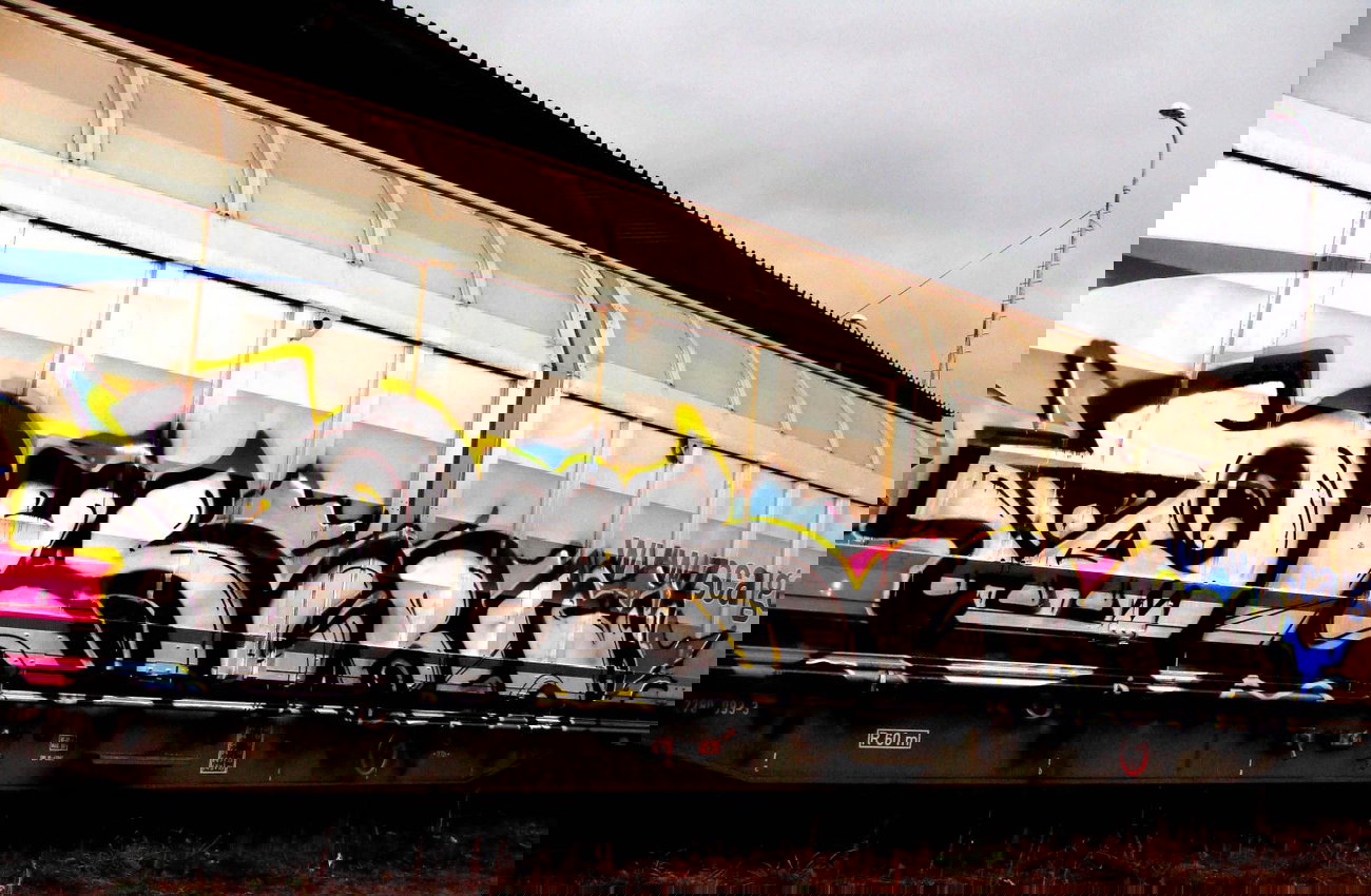 Graffiti Train - Photo by OUSSCREW (old)