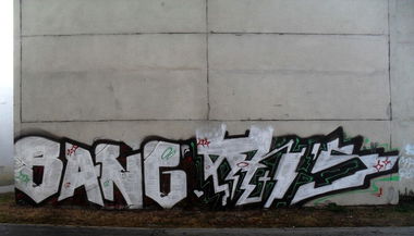 Graffiti Bombing - Photo by OUSSCREW - bang, ous