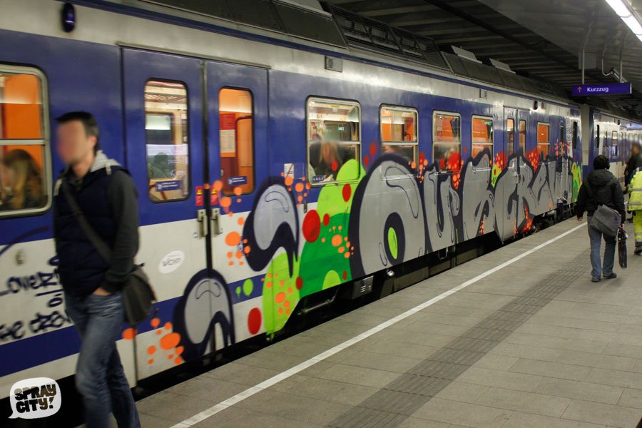 Graffiti Train in Vienna - Photo by OUSSCREW - crew