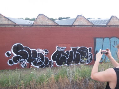 Graffiti Bombing - Photo by OUSSCREW - swon, tulo