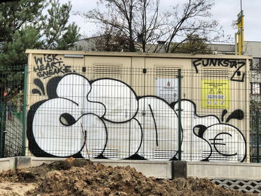 Graffiti Wall - Photo by OUSSCREW