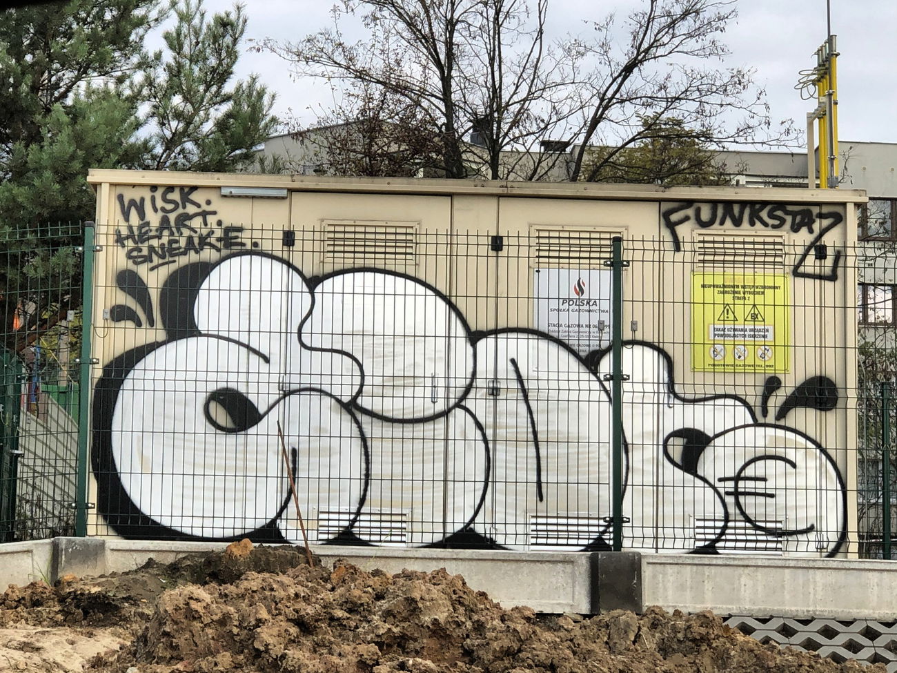 Graffiti Wall - Photo by OUSSCREW