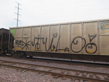 Graffiti Train - Photo by OUSSCREW