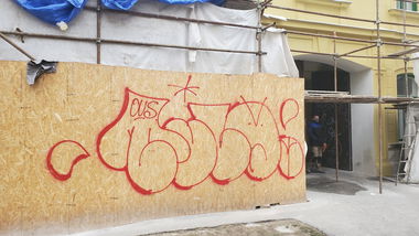 Graffiti Wall - Photo by OUSSCREW