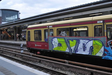 Graffiti Train - Photo by OUSSCREW