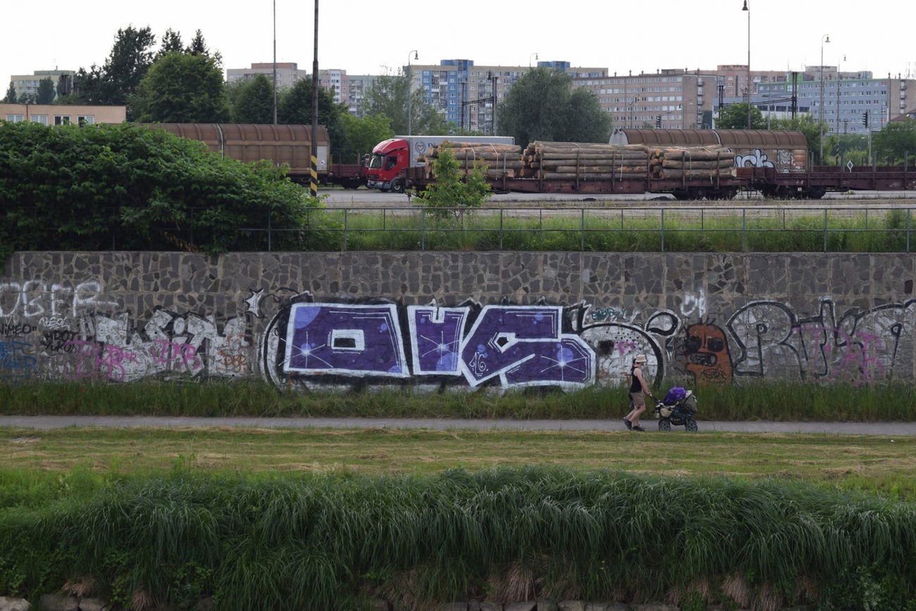 Graffiti Wall - Photo by OUSSCREW